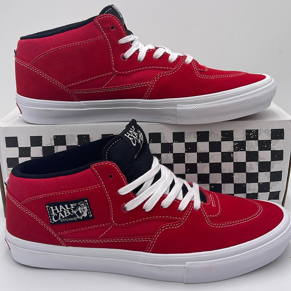 Vans Men’s Skate Half Cab Red/White
VN0A5FCDY52 Sneakers